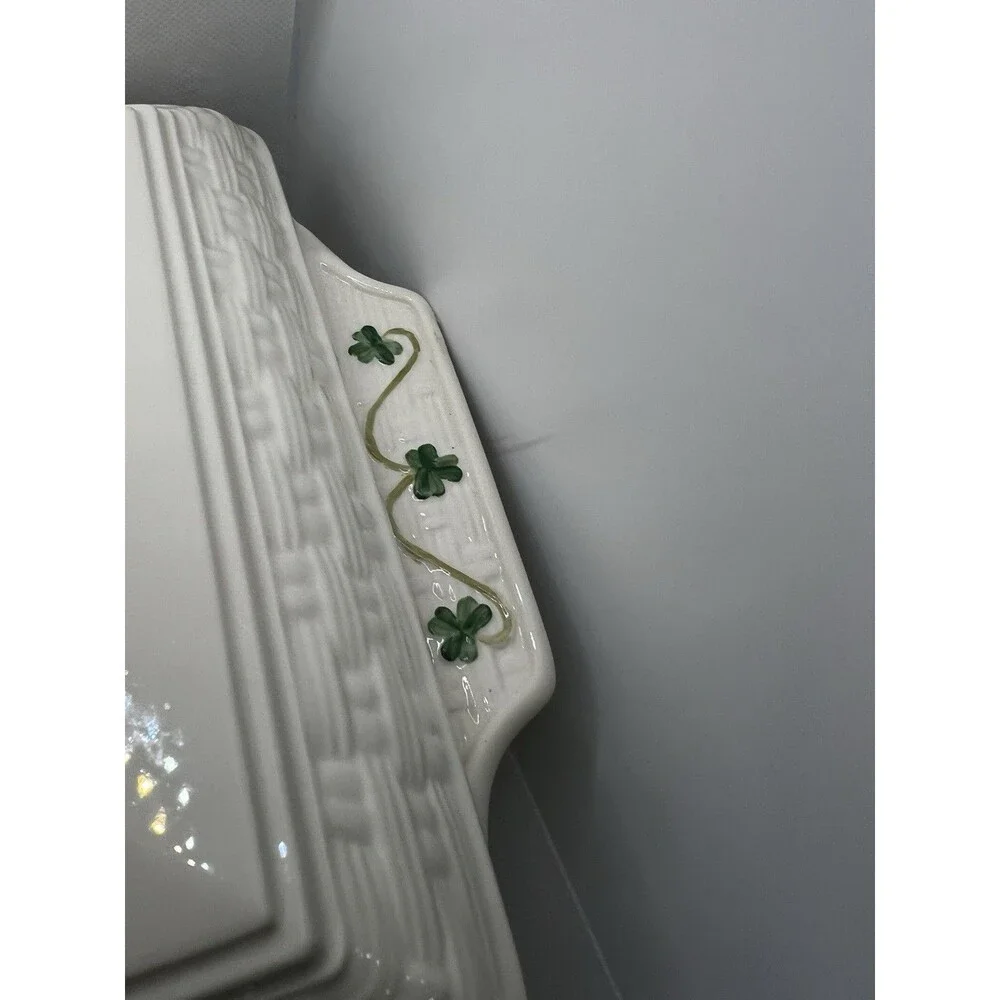 Belleek Everyday Shamrock 2 Qt Covered Casserole Handmade Ireland irish table